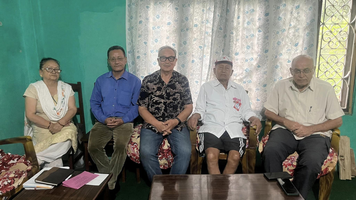 Alongwidh kb Gurung.jpg