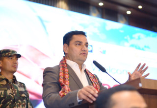 चिकित्सकसँगको अतिरिक्त सुविधा तय गर्न स्वास्थ्य मन्त्री पौडेलद्वारा कार्यदल गठन