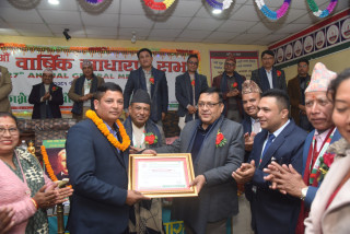 काभ्रे बचत संघद्वारा लक्ष्मी महिला साकोसका सिइओ रायमाझीलाई जिल्लाकै उत्कृष्ट व्यवस्थापन प्रमुखको रुपमा सम्मानित