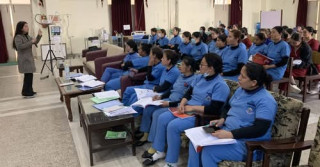 नेपाल मेडिकल कलेजका   नर्सलाई क्रिटिकल केयर तालिम