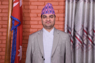 स्वास्थ्य बीमा व्यवस्थित गर्न स्वास्थ्य मन्त्री पौडेलले देखाए यी  विकल्प