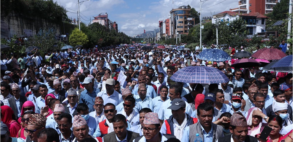 शिक्षकका समस्या समाधान वार्ताको माध्यमबाटैः मन्त्री पन्त