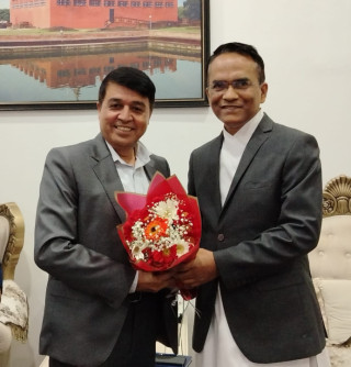 महासंघ प्रतिनीधिमण्डलसँगको भेटमा नीतिगत स्थायित्व प्राथमिकतामा राख्ने गभर्नर पौडेलको भनाई
