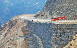काठमाडौं–तराई द्रुतमार्गमा निर्माणको प्रगति ३७ प्रतिशत मात्रै, २०८३ चैत्रको लक्ष्य जोखिममा