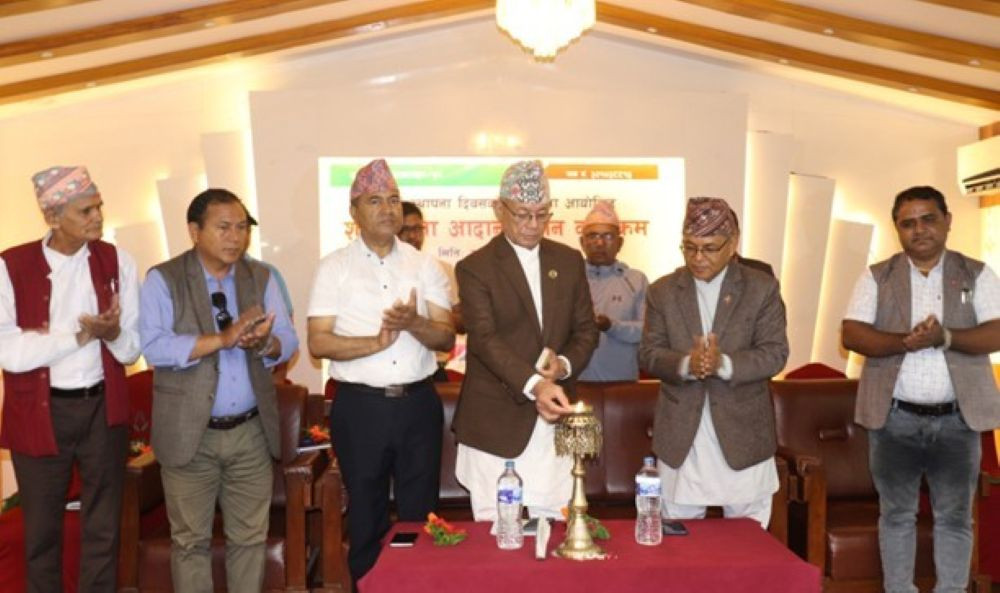 सदस्यलाई सम्मानदेखि सामाजिक क्रियाकलाप गरी वीरेन्द्रगर साकोसले मनायो स्थापना दिवस