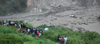 चीनियाँ भूभागमा भारी वर्षापछि सीमाक्षेत्र रसुवागढीमा भीषण बाढी, १८ जना सम्पर्कविहीन