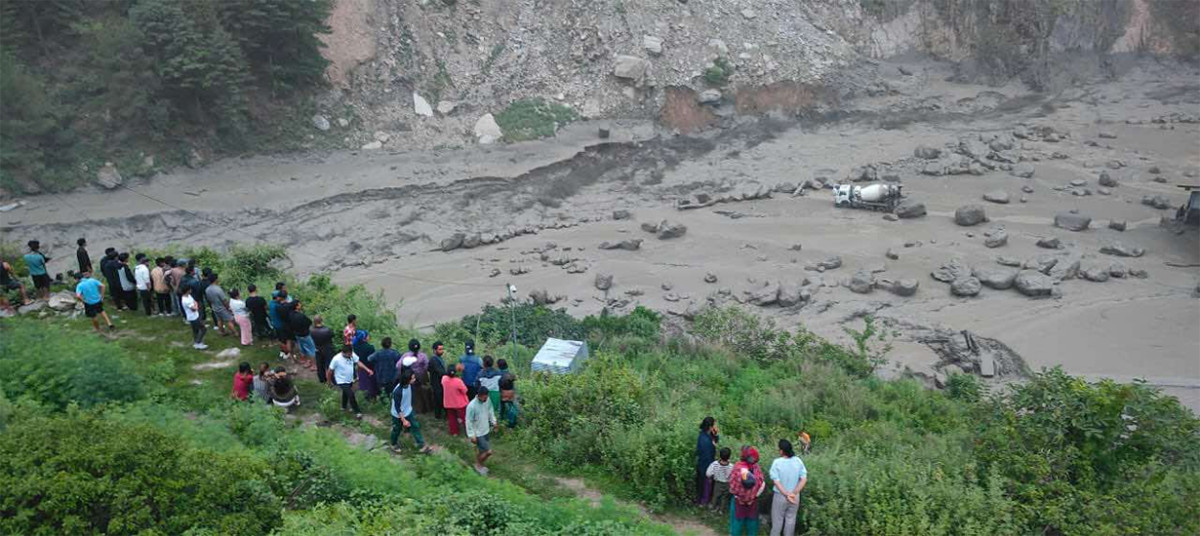 चीनियाँ भूभागमा भारी वर्षापछि सीमाक्षेत्र रसुवागढीमा भीषण बाढी, १८ जना सम्पर्कविहीन