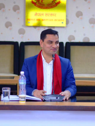 जनसंख्याका चुनौती सम्बोधन गर्न राष्ट्रिय जनसंख्या नीतिः स्वास्थ्य मन्त्री पौडेल
