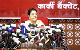 पूर्वराष्ट्रपति भण्डारीको चुनौती: “पार्टी सदस्यताबाट बञ्चित गर्ने अधिकार छैन”