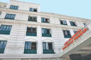 पुरानो संरचना र राजनीतिक प्रभावले सार्वजनिक संस्थान कमजोर