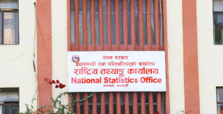शिक्षा क्षेत्रको चिन्ता: नीतिगत अन्योलदेखि विद्यार्थी अभावसम्म