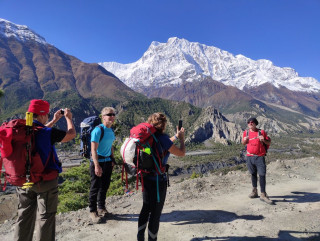 अप्रिल महिनामा भित्रिने पर्यटककाे संख्या १ लाख ७ हजार