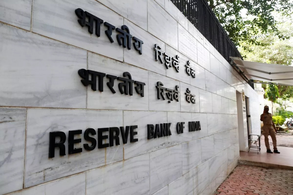 आरबीआईले भू–राजनीतिक तनावलाई ध्यानमा राख्दै मौद्रिक नीतिमा  अपनायो सतर्कता