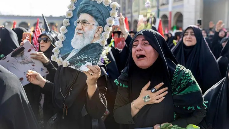 Fenerulkhomeini.webp