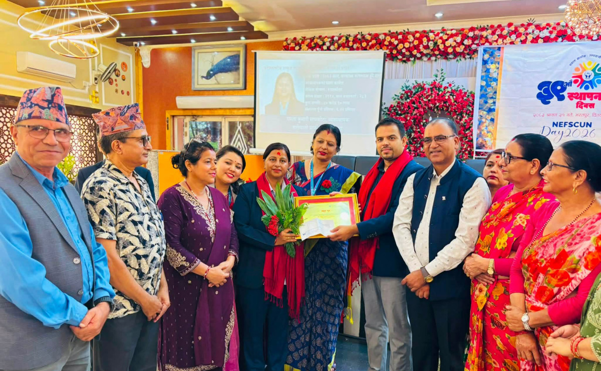 हातेमालो साकोसकी व्यवस्थापक सापकोटालाई बागमती प्रदेशकै उत्कृष्ट व्यवस्थापकको रुपमा सम्मान