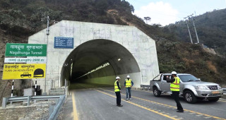 नागढुङ्गा सुरुङमार्ग साना सवारीका लागि एकतर्फी खुला
