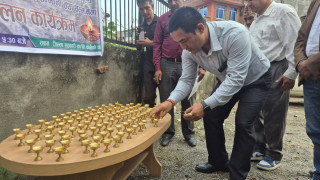 भोटेकोशी बाढीमा ज्यान गुमाएकाको सम्झनामा दीप प्रज्ज्वलन